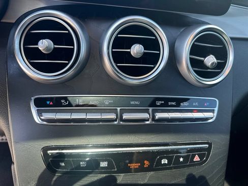 Used 2022 Mercedes-Benz GLC 300 image 24