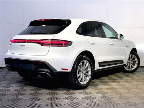 Certified 2025 Porsche Macan image 7