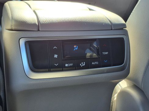 Certified 2018 Toyota Highlander XLE AWD/4WD image 23