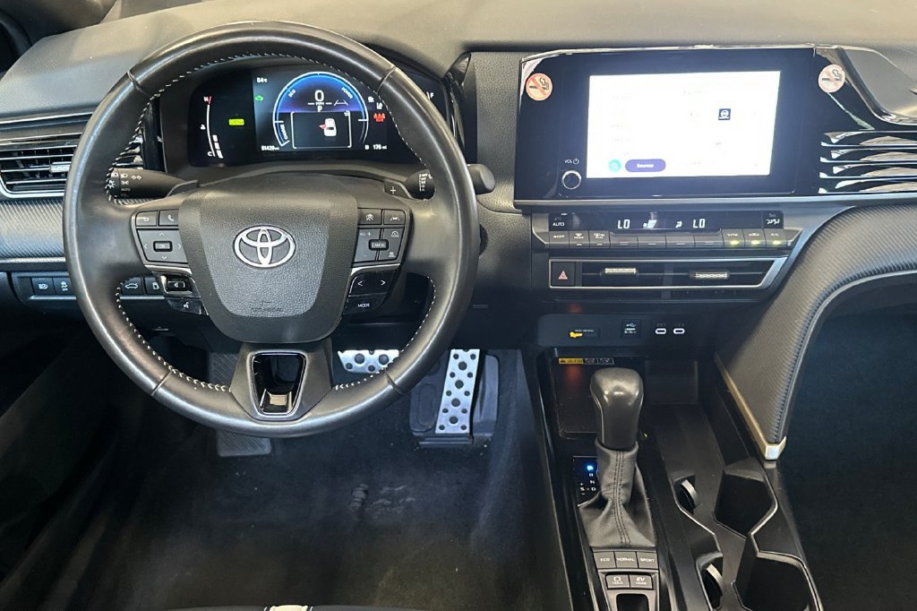 Used 2025 Toyota Camry SE FWD image 16