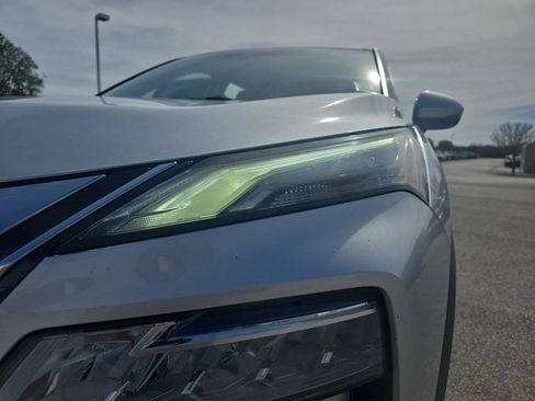 Used 2022 Nissan Rogue SV image 30