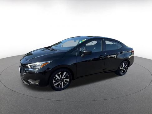 Used 2025 Nissan Versa SV FWD image 8
