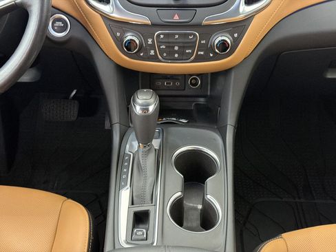 Used 2019 Chevrolet Equinox Premier FWD image 17