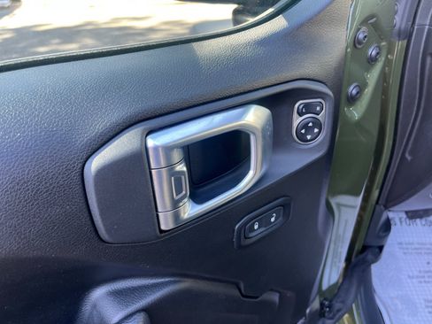 Used 2023 Jeep Wrangler Unlimited AWD/4WD image 14