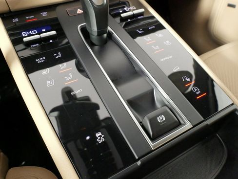 Used 2025 Porsche Macan image 68