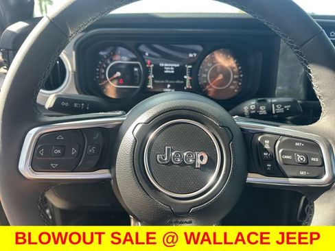 Used 2026 Jeep Wrangler Unlimited Sahara AWD/4WD image 14