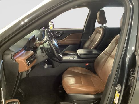 Used 2022 Lincoln Aviator Reserve w/ Equipment Group 201A RWD image 9