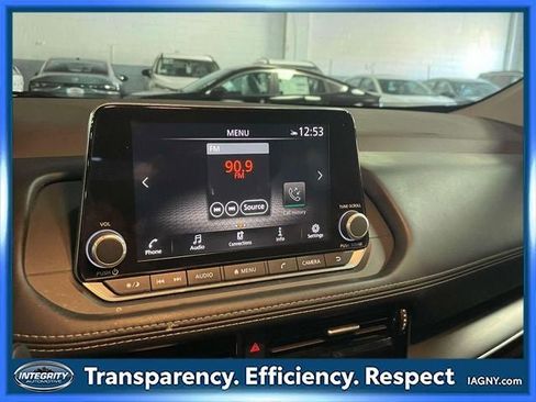 Used 2023 Nissan Rogue SV w/ SV Premium Package AWD/4WD image 29