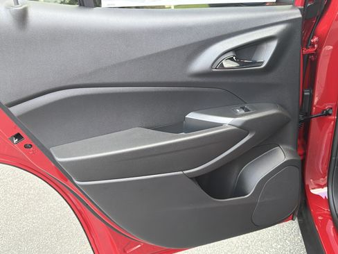 New 2026 Chevrolet Trax RS FWD image 21