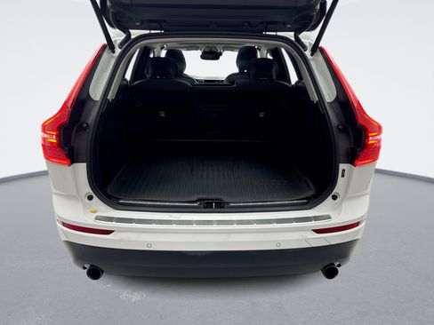 Used 2021 Volvo XC60 T5 Momentum image 20
