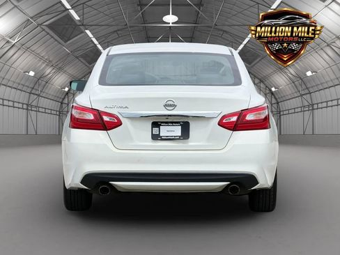 Used 2017 Nissan Altima 2.5 S w/ Power Driver Seat Package FWD image 3