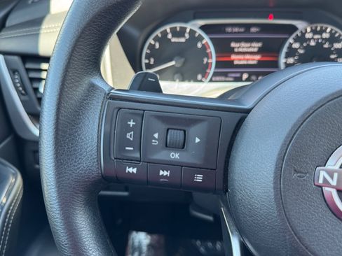 Used 2024 Nissan Rogue SV FWD image 22