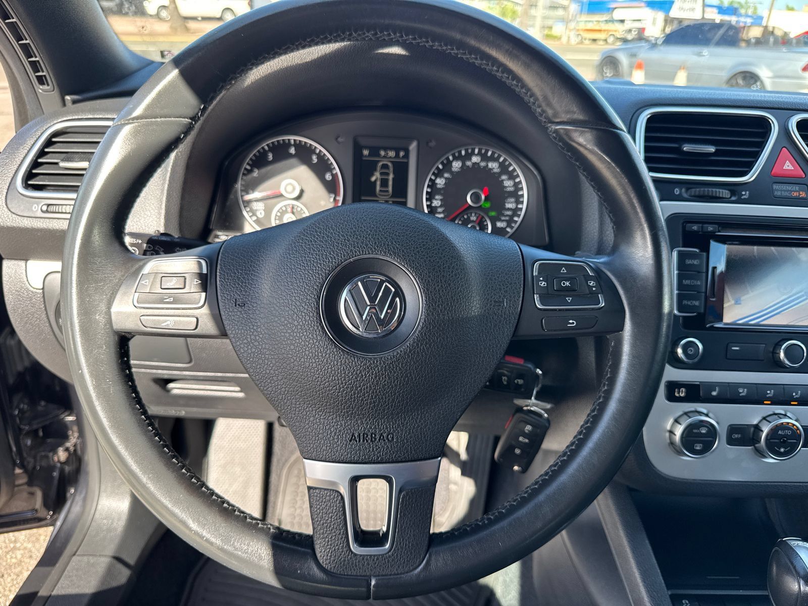 Used 2014 Volkswagen Eos Komfort FWD image 19