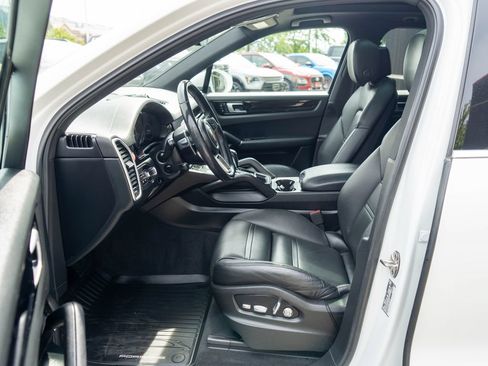Used 2019 Porsche Cayenne E-Hybrid AWD/4WD image 11