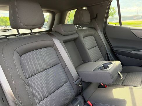 Used 2026 Chevrolet Equinox LT FWD image 33