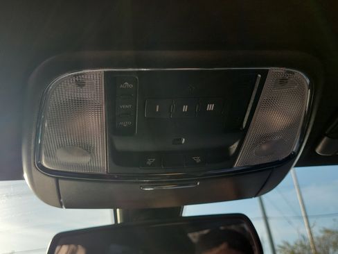 Used 2019 Dodge Charger SRT Hellcat w/ Harman/Kardon Audio Group image 29