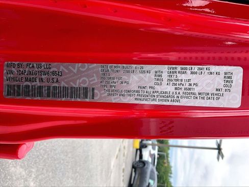 Used 2025 Jeep Wrangler Unlimited Sahara AWD/4WD image 32
