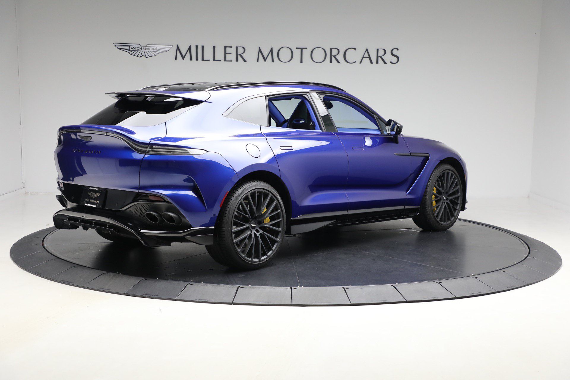 Used 2024 Aston Martin DBX 707 AWD/4WD image 8