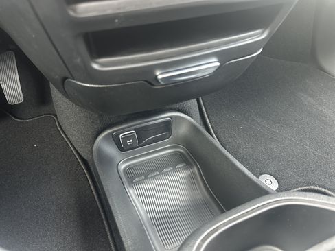New 2026 Chrysler Pacifica Select FWD image 31