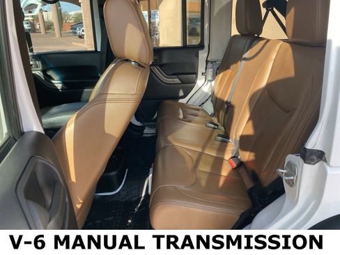 Used 2013 Jeep Wrangler Unlimited Sahara image 21