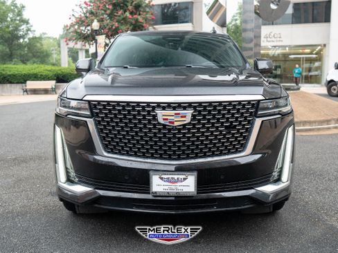 Used 2022 Cadillac Escalade ESV Premium Luxury image 2