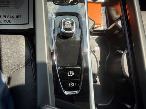 Used 2023 Volvo XC60 B5 Plus AWD/4WD image 29