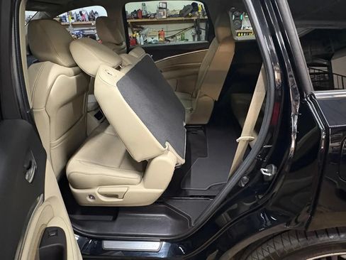 Used 2020 Acura MDX w/ Technology Package AWD/4WD image 28