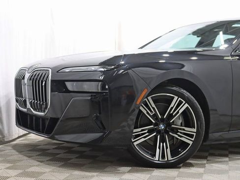 Used 2023 BMW i7 xDrive60 w/ Executive Package 2 image 4