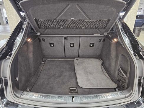 Used 2016 Porsche Macan Turbo w/ Premium Package Plus image 28