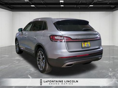 Used 2023 Lincoln Nautilus Reserve image 3