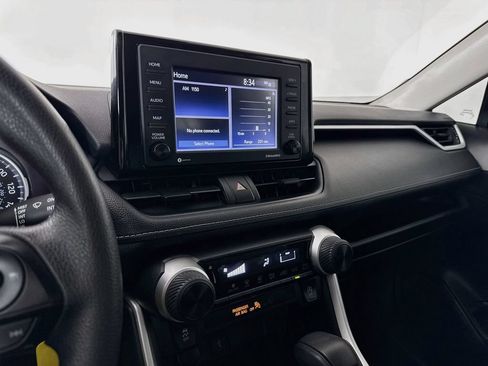 Certified 2021 Toyota RAV4 LE AWD/4WD image 17
