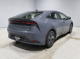 Used 2024 Toyota Prius LE video 2