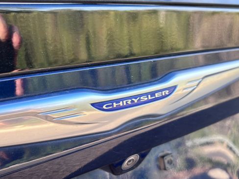 Used 2020 Chrysler Voyager L FWD image 8