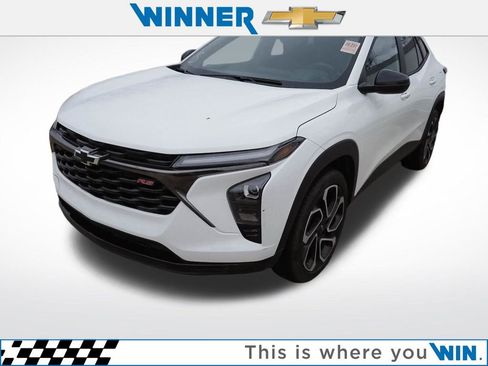 Used 2024 Chevrolet Trax RS w/ Sunroof Package image 1