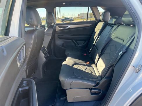 Used 2024 Volkswagen Atlas Cross Sport SE image 21