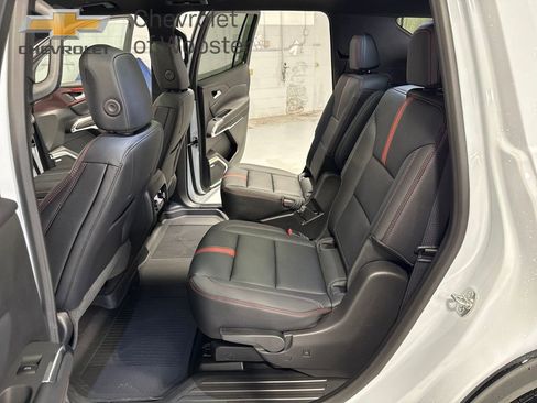 New 2026 Chevrolet Traverse RS w/ LPO, Floor Liner Package image 31