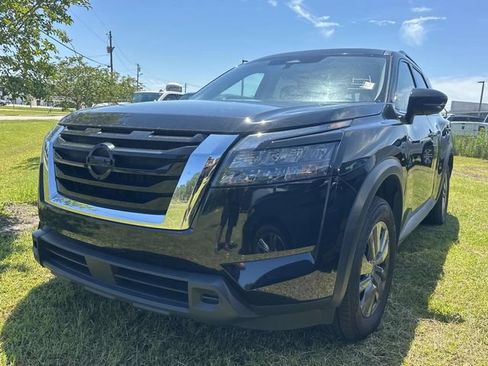 Used 2024 Nissan Pathfinder SV AWD/4WD image 14