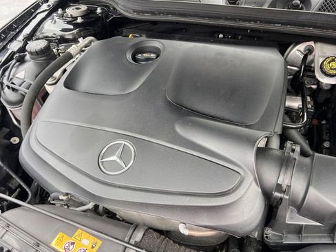 Used 2018 Mercedes-Benz GLA 250 4MATIC image 36