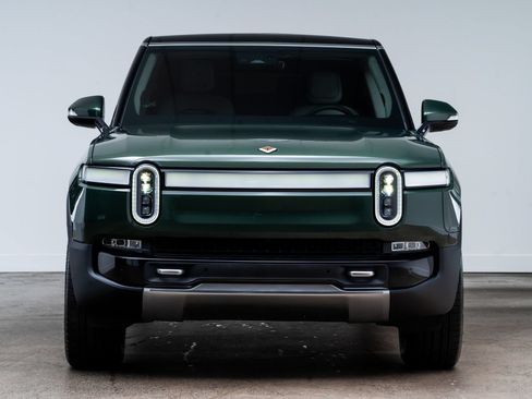 Used 2024 Rivian R1S Adventure AWD/4WD image 2
