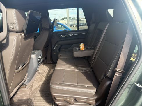Used 2023 GMC Yukon Denali w/ LPO, Floor Liner Package AWD/4WD image 9