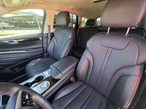 Used 2025 Genesis GV80 2.5T Standard image 14