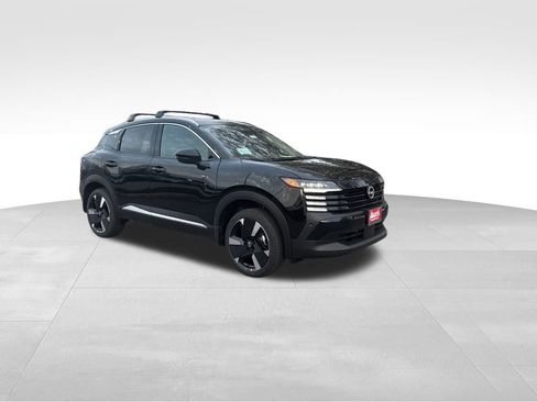 New 2026 Nissan Kicks SR w/ Cold Weather Package image 7