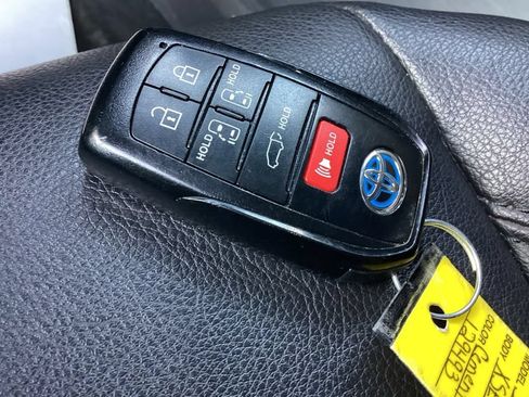 Used 2024 Toyota Sienna XSE w/ XSE Plus Package AWD/4WD image 29