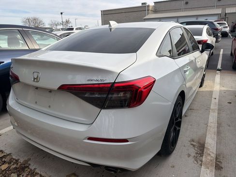 Used 2022 Honda Civic Sport image 3
