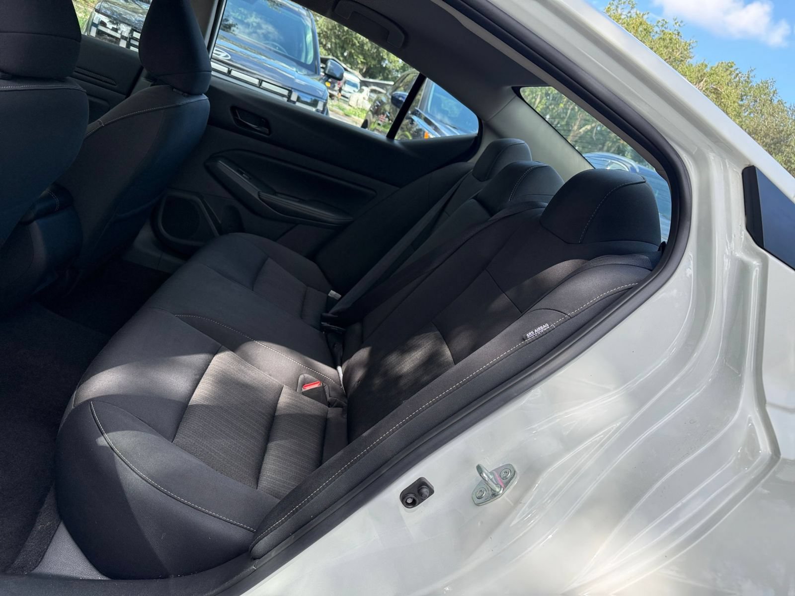 Used 2025 Nissan Altima 2.5 SV FWD image 33