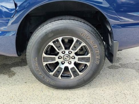Used 2021 Nissan Titan SV w/ SV Convenience Package RWD image 22