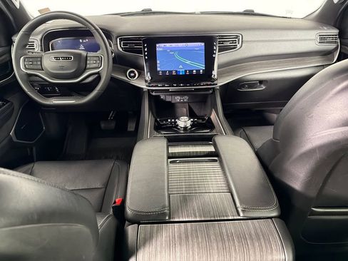 Used 2024 Jeep Wagoneer L Series II w/ Flexible Seating Group RWD image 24