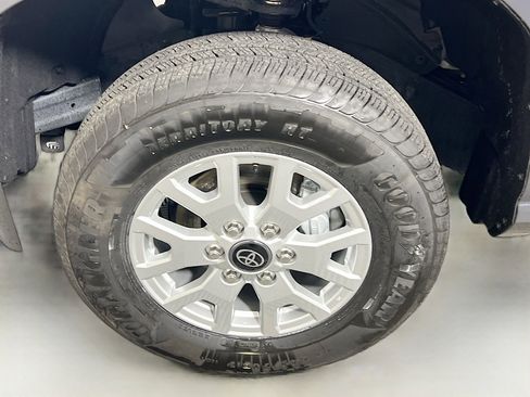 Used 2025 Toyota Tacoma SR5 image 13