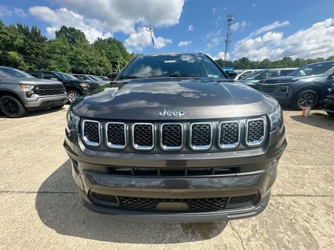 Used 2023 Jeep Compass Latitude w/ Sun and Sound Group AWD/4WD image 33