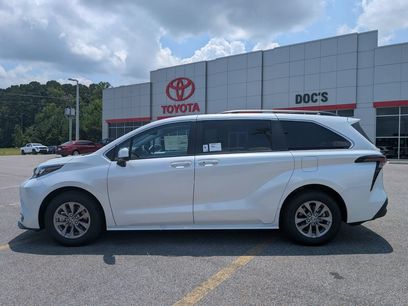 New 2026 Toyota Sienna XLE